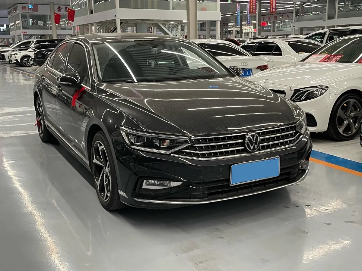 2023 Volkswagen Magotan 2.0T 186HP L4 7DCT,autocango,china used car exporter,china ev exporter,chinese used car exporter,chinese used ev exporter