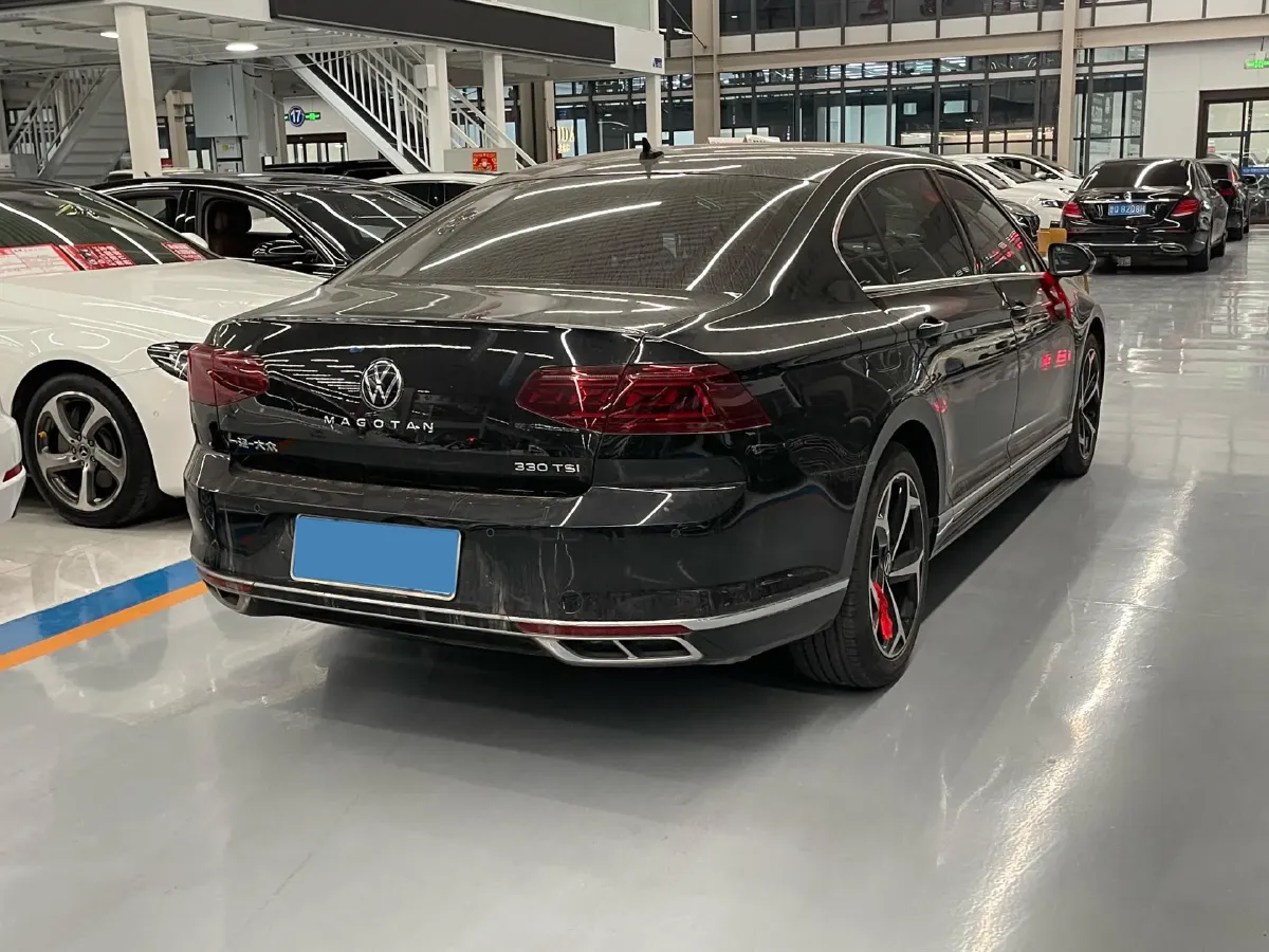 2023 Volkswagen Magotan 2.0T 186HP L4 7DCT,autocango,china used car exporter,china ev exporter,chinese used car exporter,chinese used ev exporter