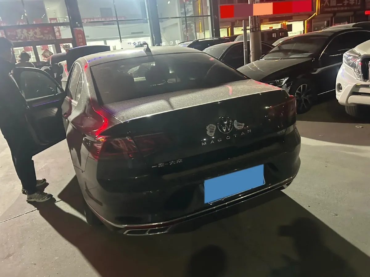 2023 Volkswagen Magotan 2.0T 186HP L4 7DCT,autocango,china used car exporter,china ev exporter,chinese used car exporter,chinese used ev exporter