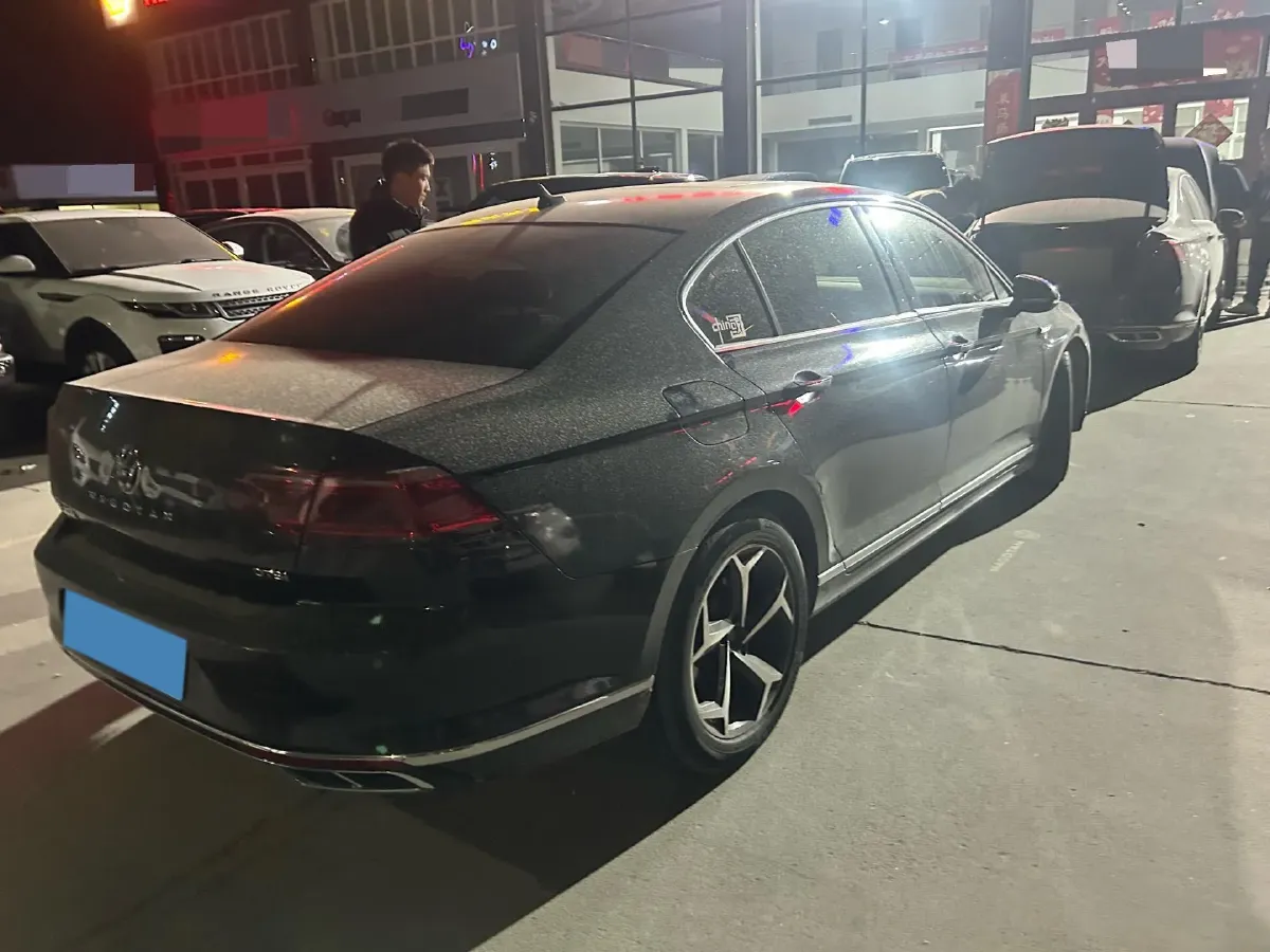 2023 Volkswagen Magotan 2.0T 186HP L4 7DCT,autocango,china used car exporter,china ev exporter,chinese used car exporter,chinese used ev exporter