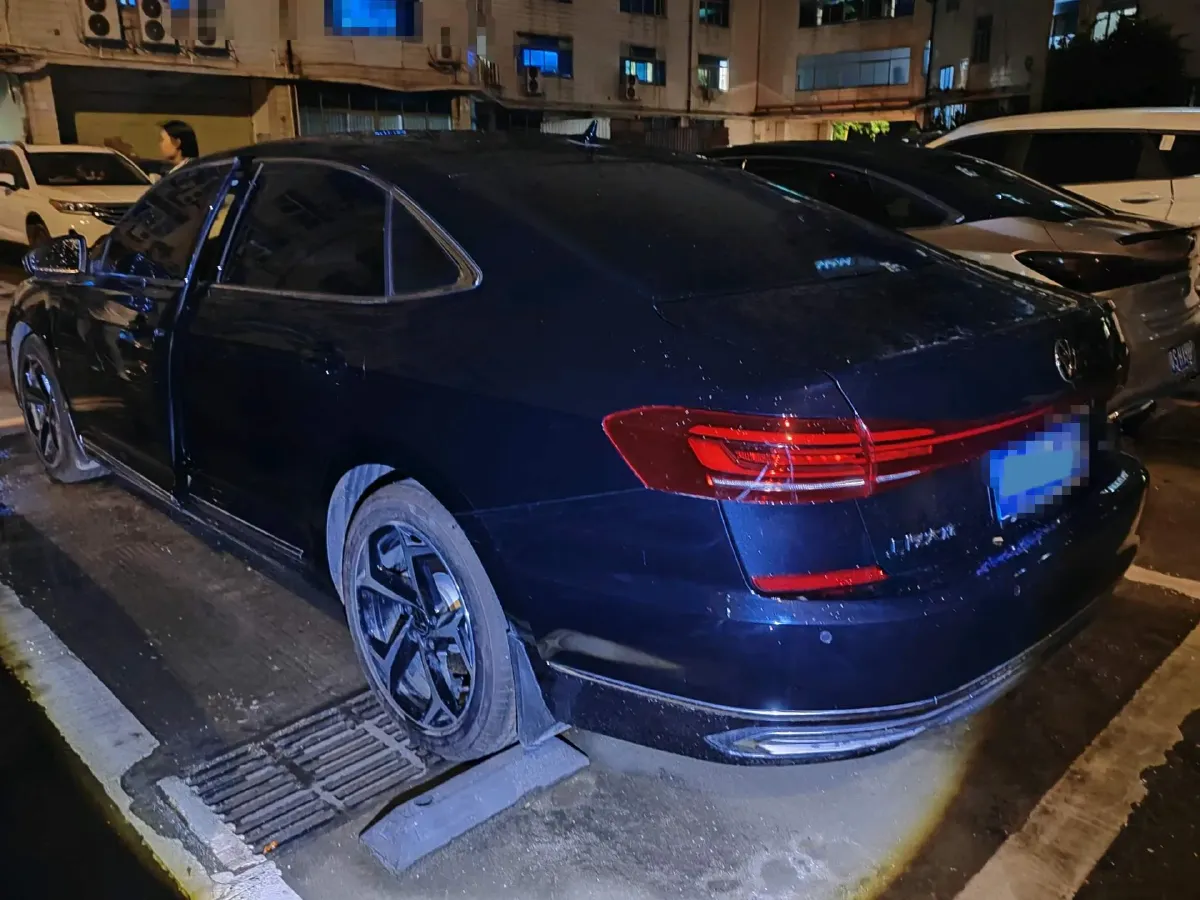 2025 Volkswagen Passat 2.0T 220HP L4 7DCT,autocango,china used car exporter,china ev exporter,chinese used car exporter,chinese used ev exporter