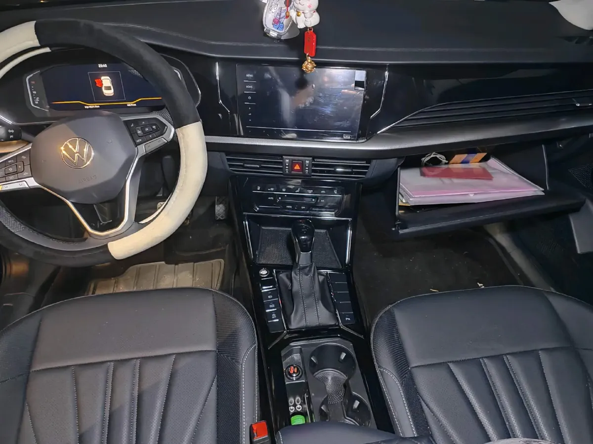 2025 Volkswagen Passat 2.0T 220HP L4 7DCT,autocango,china used car exporter,china ev exporter,chinese used car exporter,chinese used ev exporter