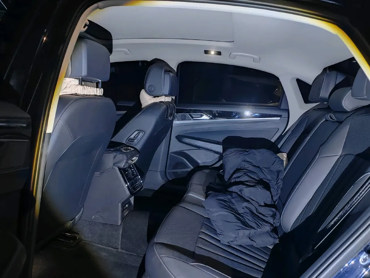 2025 Volkswagen Passat 2.0T 220HP L4 7DCT,autocango,china used car exporter,china ev exporter,chinese used car exporter,chinese used ev exporter