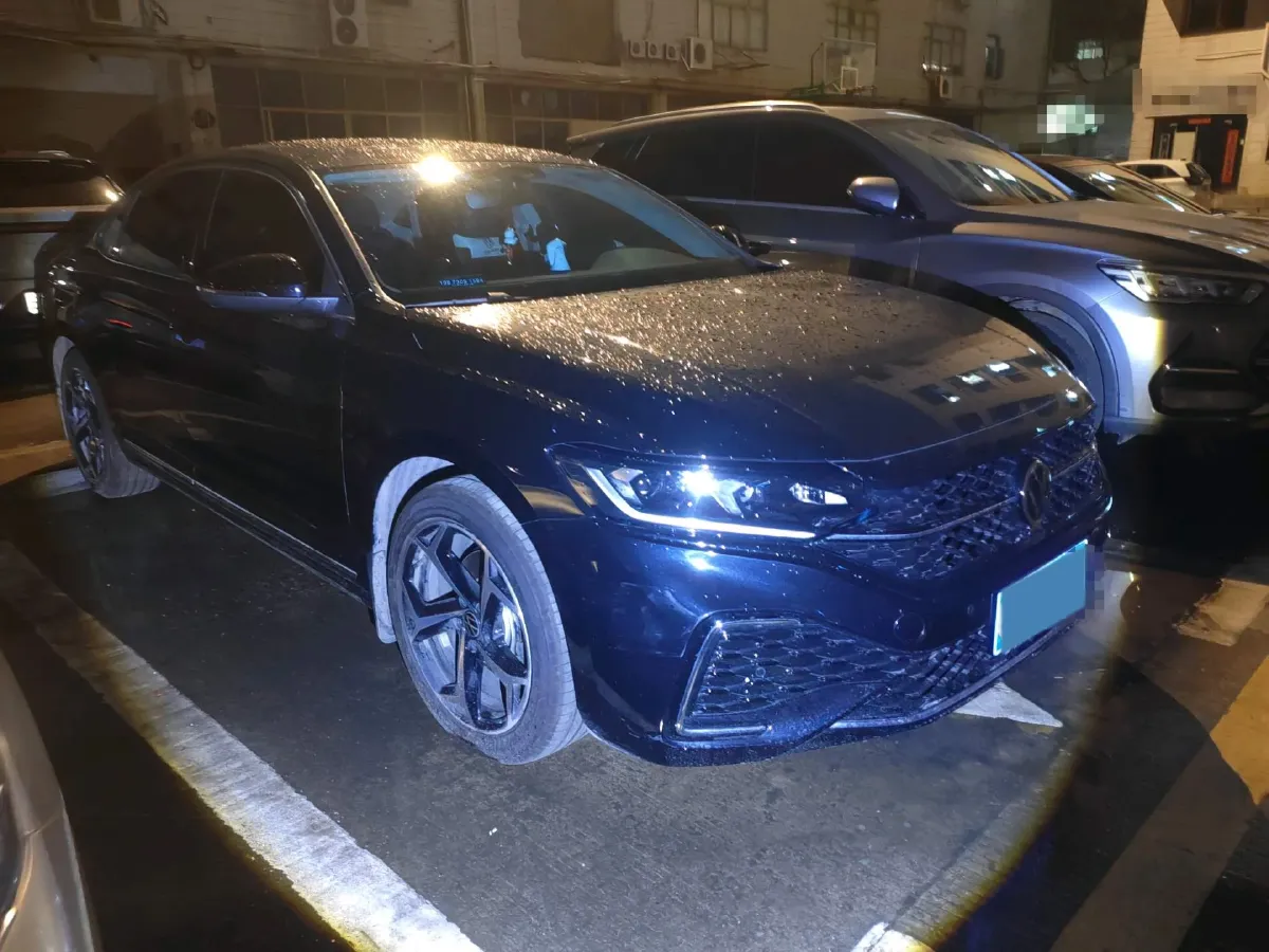 2025 Volkswagen Passat 2.0T 220HP L4 7DCT,autocango,china used car exporter,china ev exporter,chinese used car exporter,chinese used ev exporter