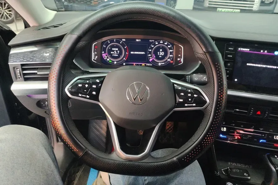 2024 Volkswagen Passat 2.0T 220HP L4 7DCT,autocango,china used car exporter,china ev exporter,chinese used car exporter,chinese used ev exporter