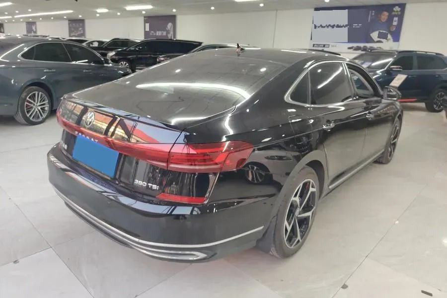 2024 Volkswagen Passat 2.0T 220HP L4 7DCT,autocango,china used car exporter,china ev exporter,chinese used car exporter,chinese used ev exporter