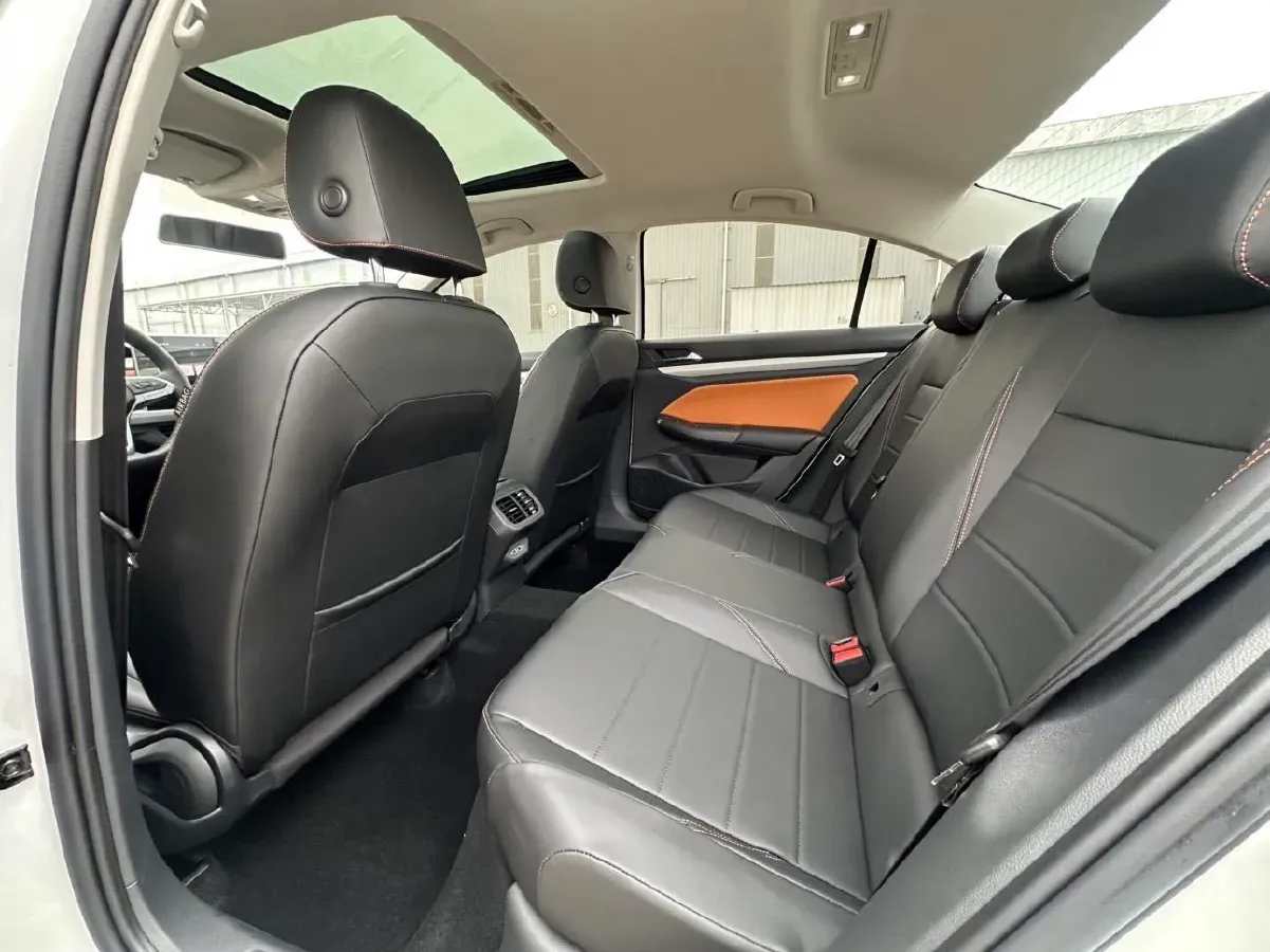 2025 Volkswagen Bora 1.2T 116HP L4 7DCT,autocango,china used car exporter,china ev exporter,chinese used car exporter,chinese used ev exporter