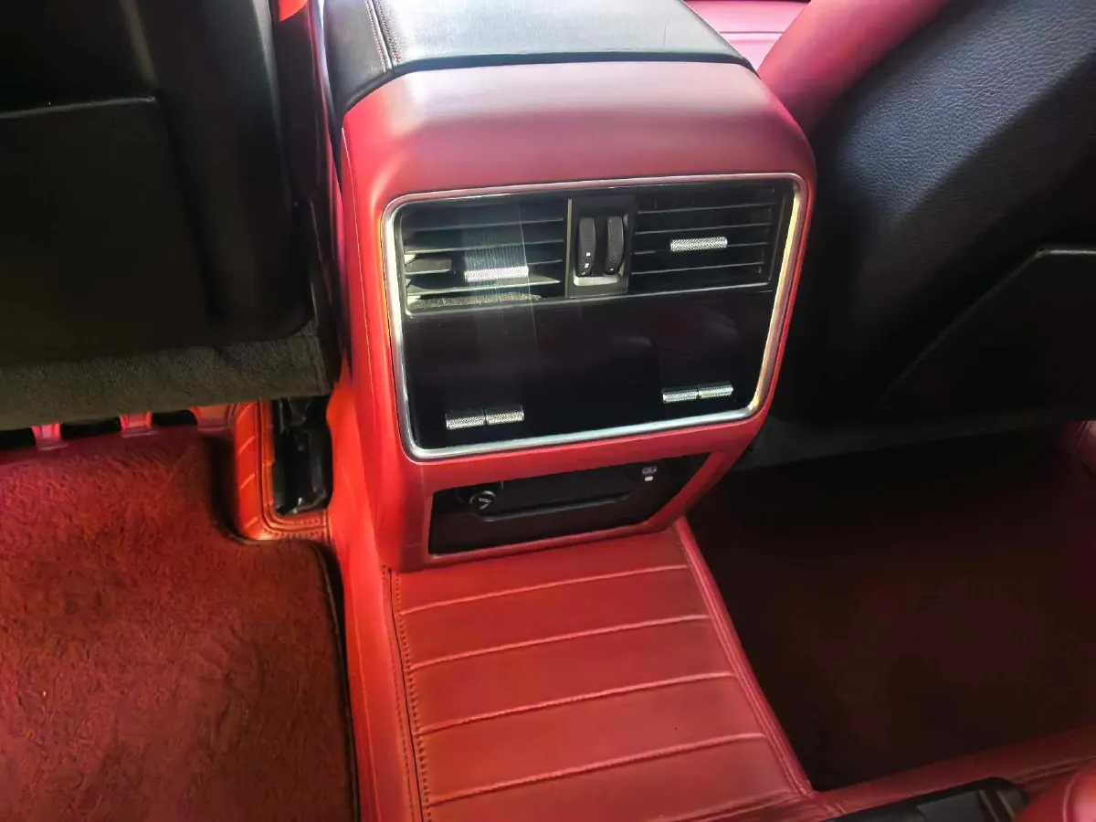 2022 Porsche Cayenne 3.0T 340HP V6 8AT,autocango,china used car exporter,china ev exporter,chinese used car exporter,chinese used ev exporter