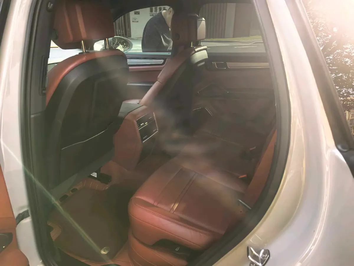 2022 Porsche Cayenne 3.0T 340HP V6 8AT,autocango,china used car exporter,china ev exporter,chinese used car exporter,chinese used ev exporter