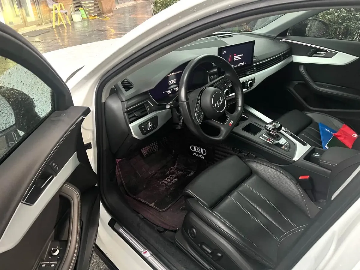 2023 Audi A4L 2.0T 190HP L4 7DCT,autocango,china used car exporter,china ev exporter,chinese used car exporter,chinese used ev exporter