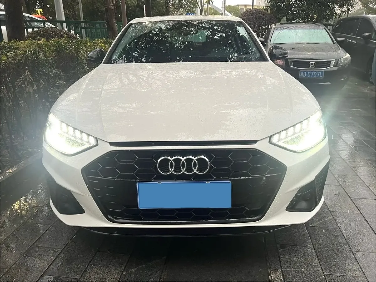 2023 Audi A4L 2.0T 190HP L4 7DCT,autocango,china used car exporter,china ev exporter,chinese used car exporter,chinese used ev exporter