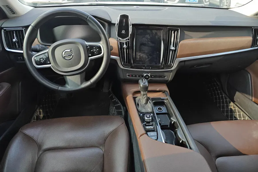 2019 Mercedes-Benz E Class 1.5T 184HP L4 9AT,autocango,china used car exporter,china ev exporter,chinese used car exporter,chinese used ev exporter