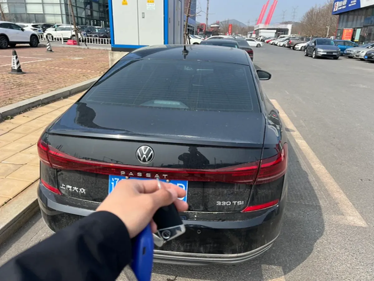 2024 Volkswagen Passat 2.0T 186HP L4 7DCT,autocango,china used car exporter,china ev exporter,chinese used car exporter,chinese used ev exporter