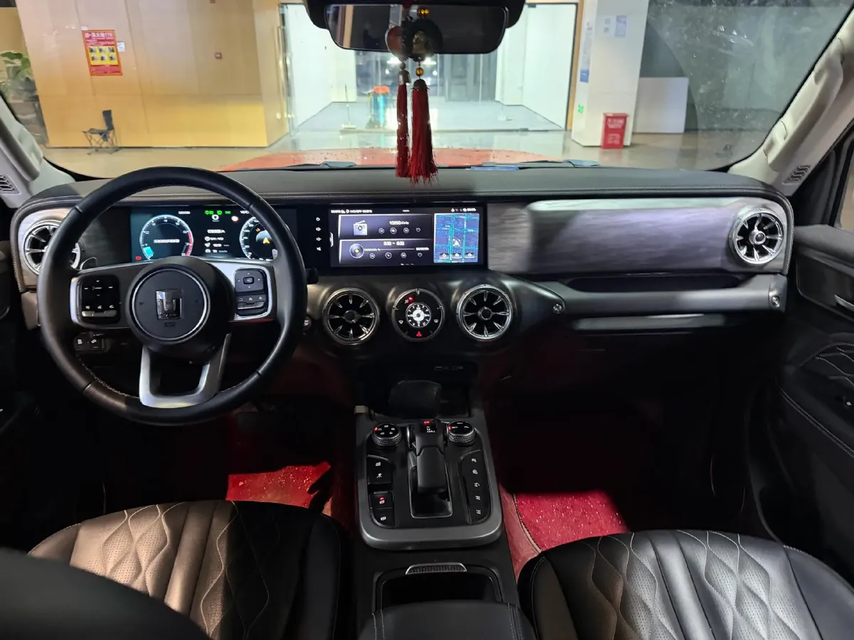 2021 Tank 300 2.0T 227HP L4 8AT,autocango,china used car exporter,china ev exporter,chinese used car exporter,chinese used ev exporter