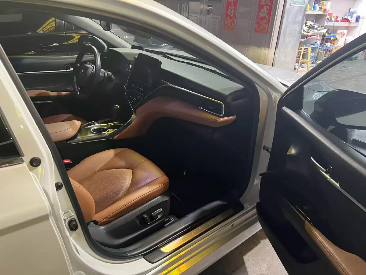 2021 Toyota Camry 2.5L 209HP L4 8AT,autocango,china used car exporter,china ev exporter,chinese used car exporter,chinese used ev exporter