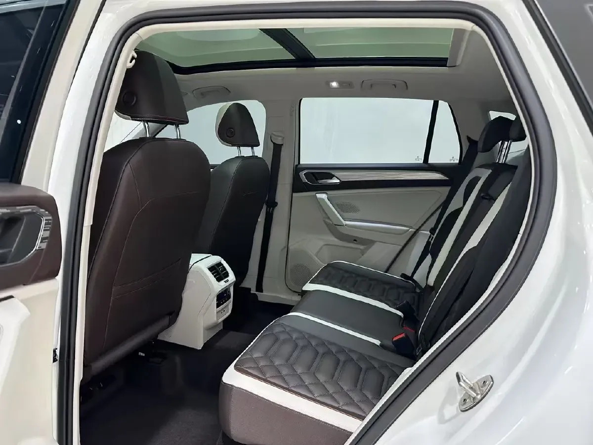 2023 Volkswagen Tayron 2.0T 220HP L4 7DCT,autocango,china used car exporter,china ev exporter,chinese used car exporter,chinese used ev exporter