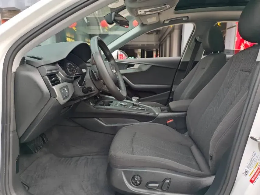 2019 Audi A4L 2.0T 190HP L4 7DCT,autocango,china used car exporter,china ev exporter,chinese used car exporter,chinese used ev exporter