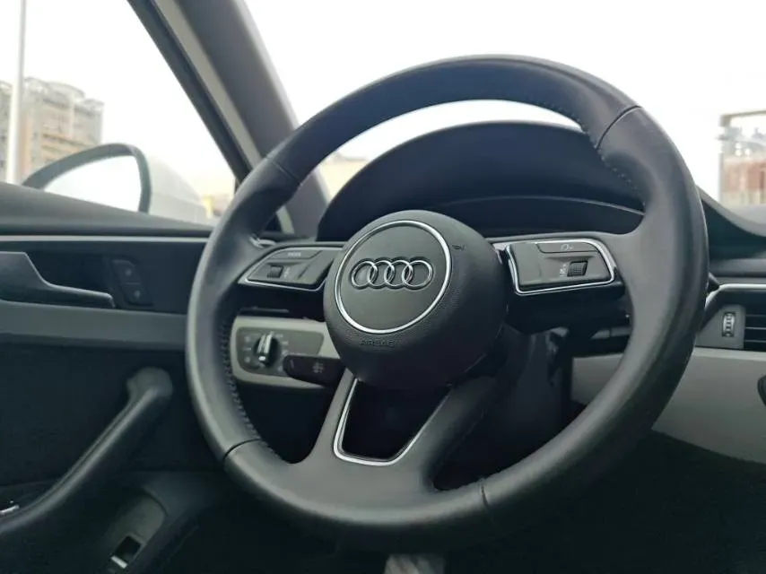 2019 Audi A4L 2.0T 190HP L4 7DCT,autocango,china used car exporter,china ev exporter,chinese used car exporter,chinese used ev exporter