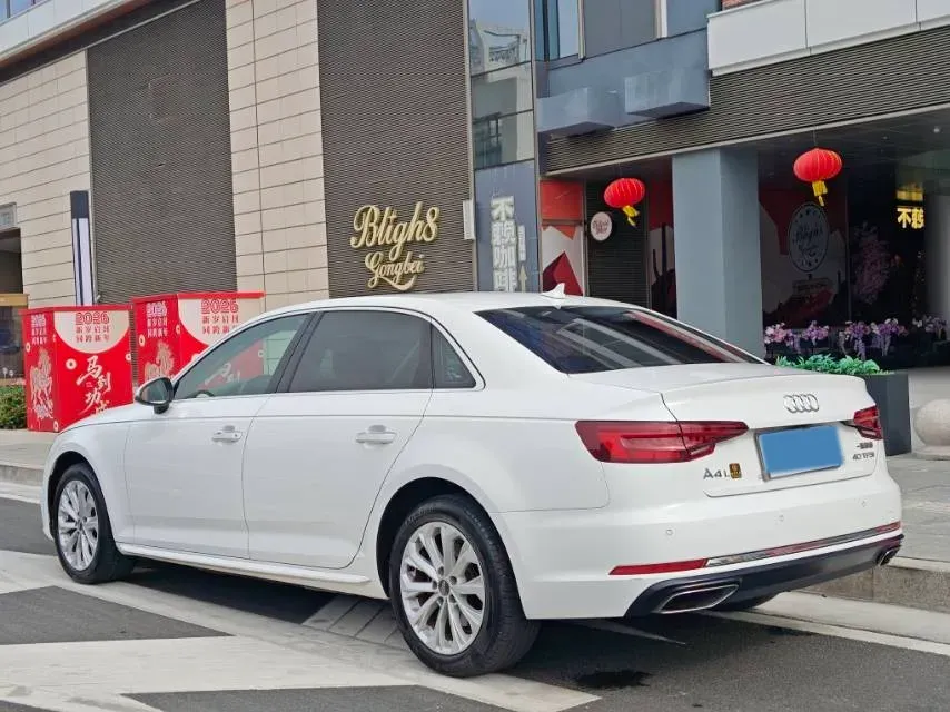 2019 Audi A4L 2.0T 190HP L4 7DCT,autocango,china used car exporter,china ev exporter,chinese used car exporter,chinese used ev exporter