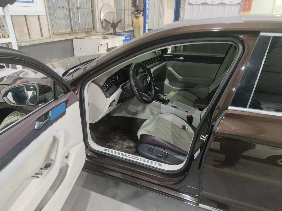 2020 Volkswagen Magotan 2.0T 220HP L4 7DCT,autocango,china used car exporter,china ev exporter,chinese used car exporter,chinese used ev exporter