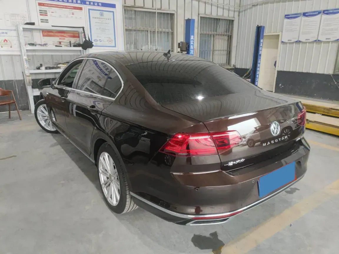 2020 Volkswagen Magotan 2.0T 220HP L4 7DCT,autocango,china used car exporter,china ev exporter,chinese used car exporter,chinese used ev exporter