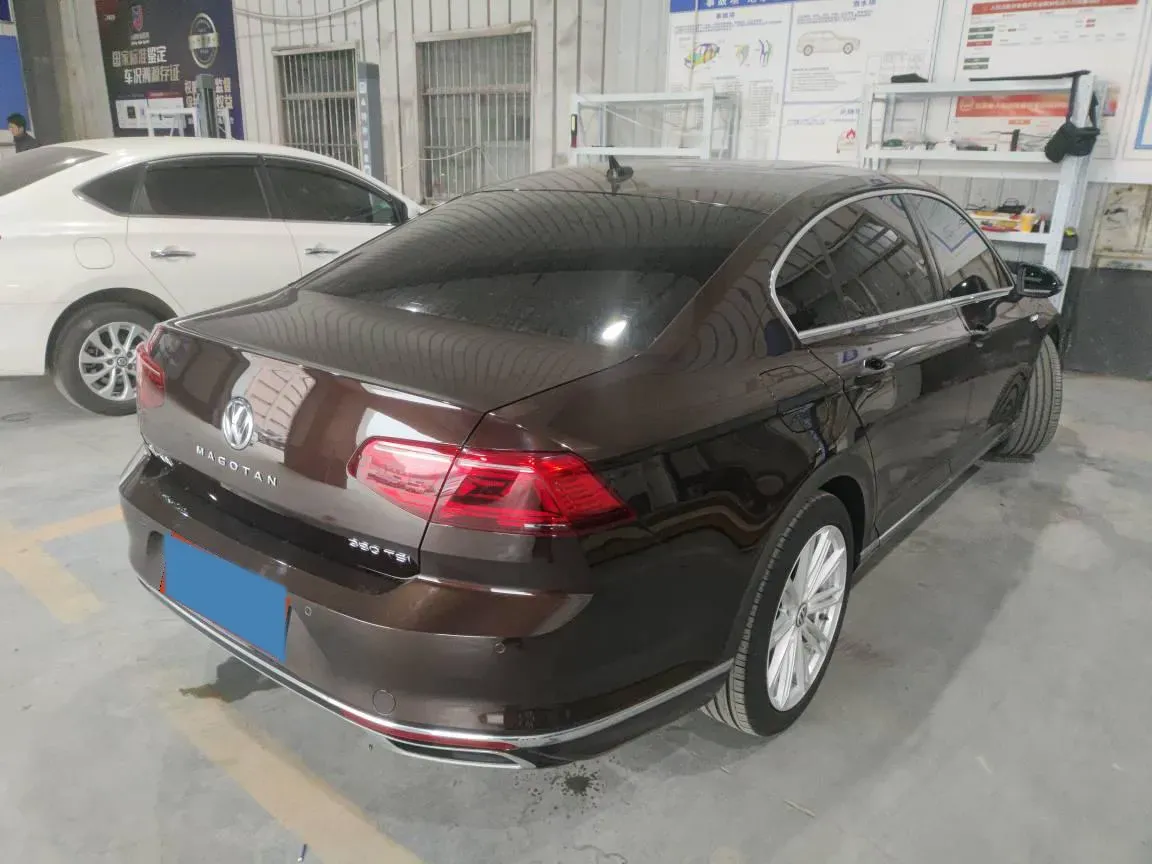 2020 Volkswagen Magotan 2.0T 220HP L4 7DCT,autocango,china used car exporter,china ev exporter,chinese used car exporter,chinese used ev exporter