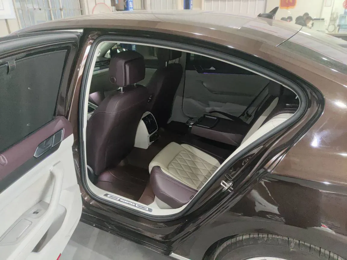 2020 Volkswagen Magotan 2.0T 220HP L4 7DCT,autocango,china used car exporter,china ev exporter,chinese used car exporter,chinese used ev exporter