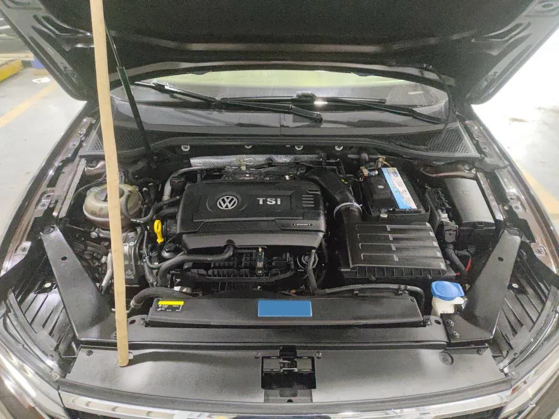 2020 Volkswagen Magotan 2.0T 220HP L4 7DCT,autocango,china used car exporter,china ev exporter,chinese used car exporter,chinese used ev exporter