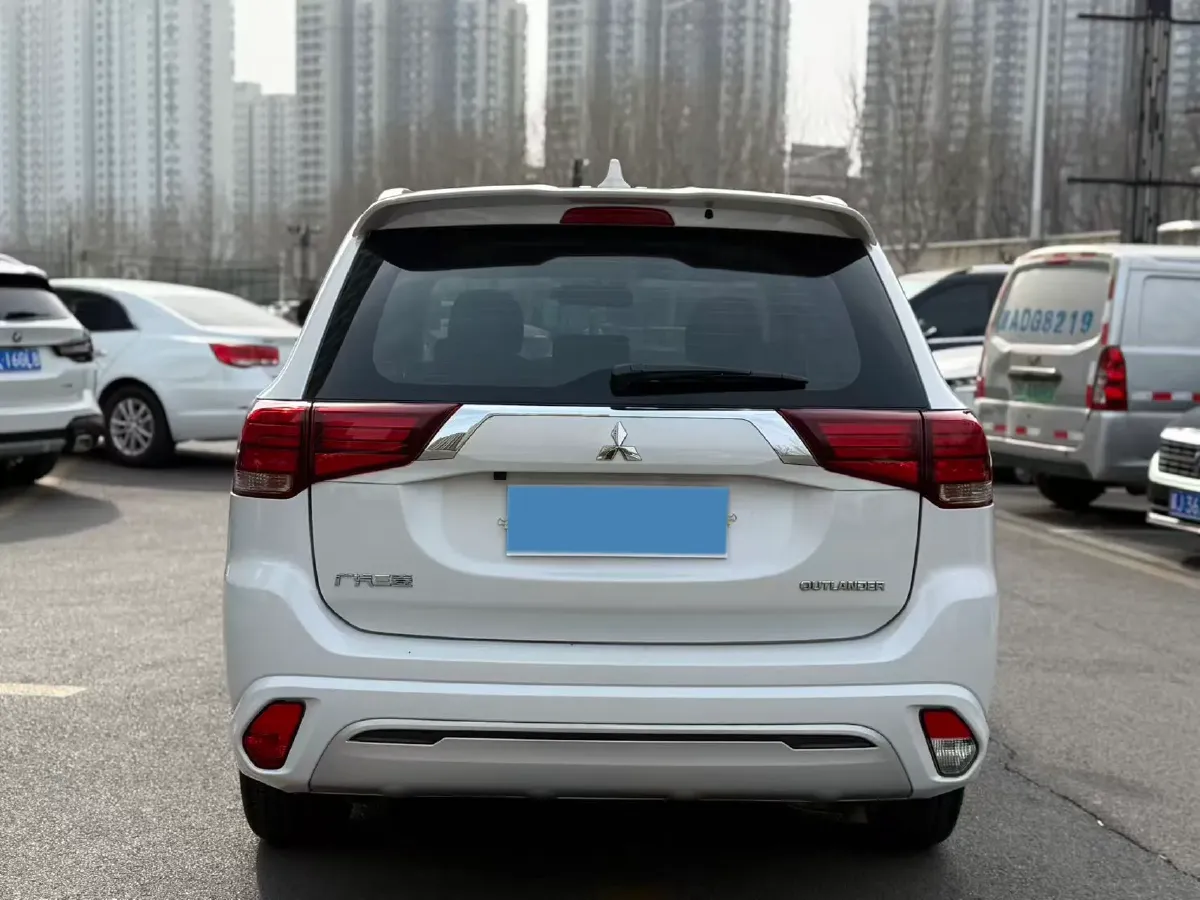 2021 Mitsubishi Outlander 2.0L 166HP L4 CVT,autocango,china used car exporter,china ev exporter,chinese used car exporter,chinese used ev exporter