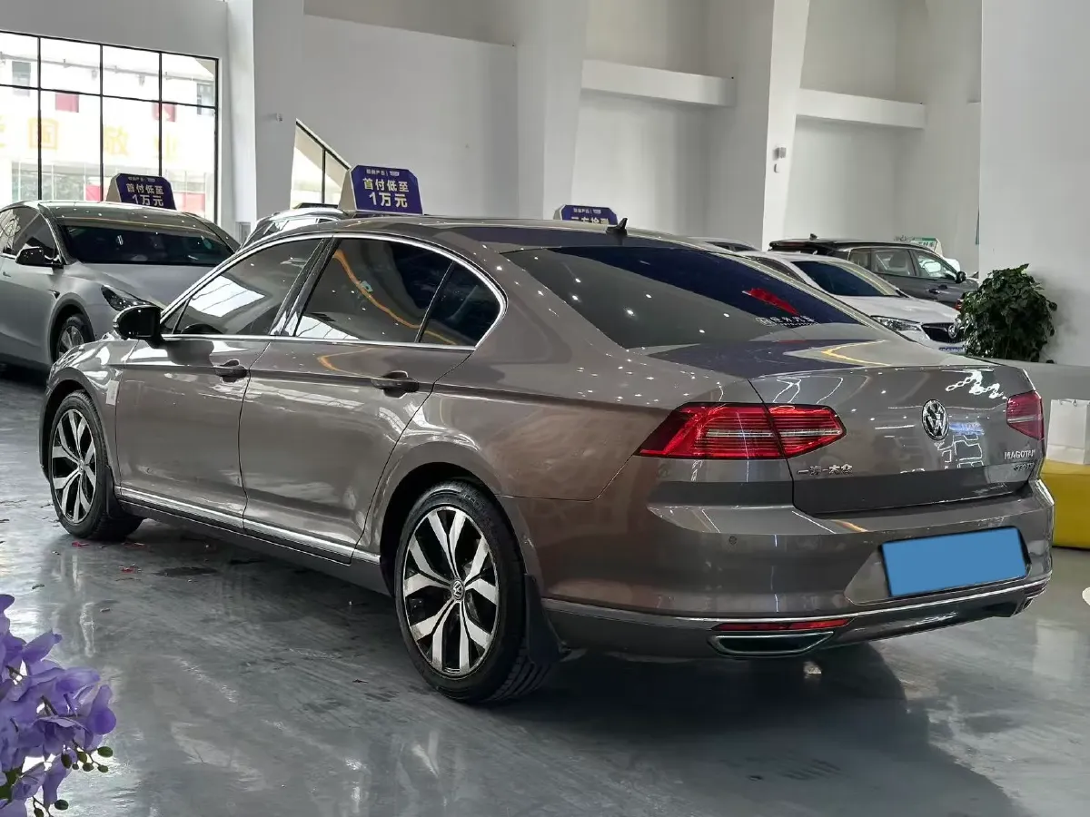 2018 Volkswagen Magotan 1.8T 180HP L4 7DCT,autocango,china used car exporter,china ev exporter,chinese used car exporter,chinese used ev exporter