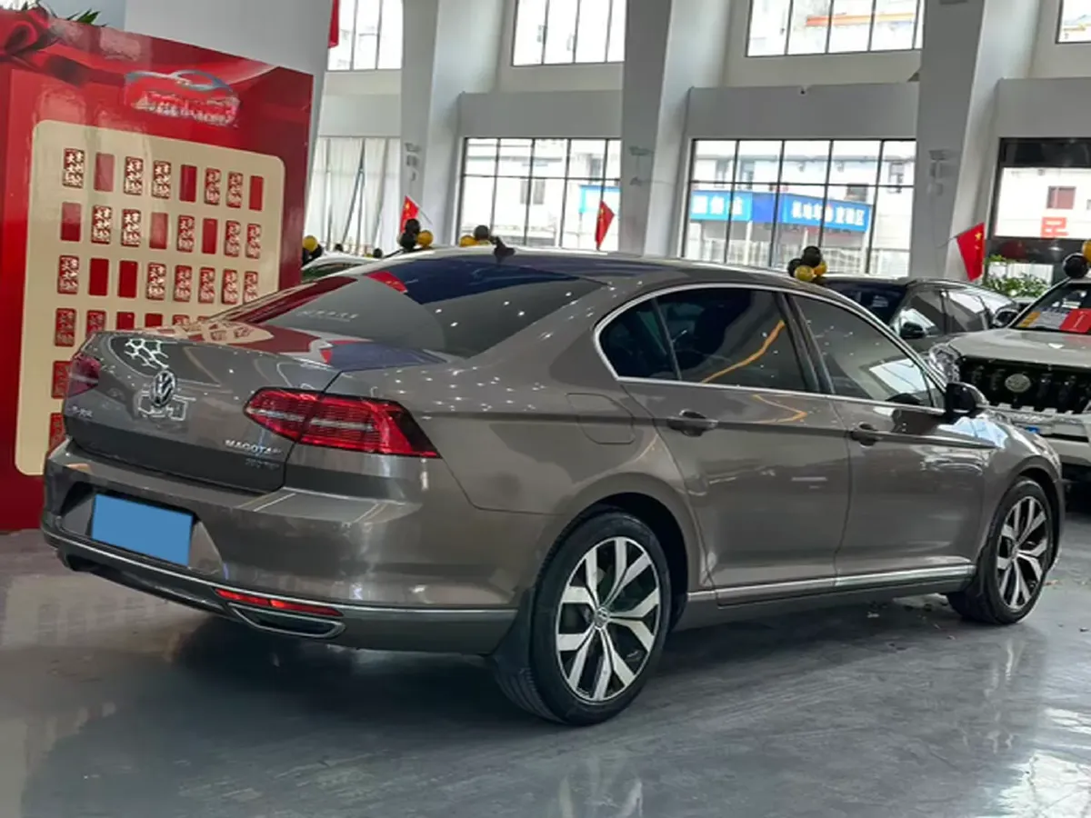 2018 Volkswagen Magotan 1.8T 180HP L4 7DCT,autocango,china used car exporter,china ev exporter,chinese used car exporter,chinese used ev exporter
