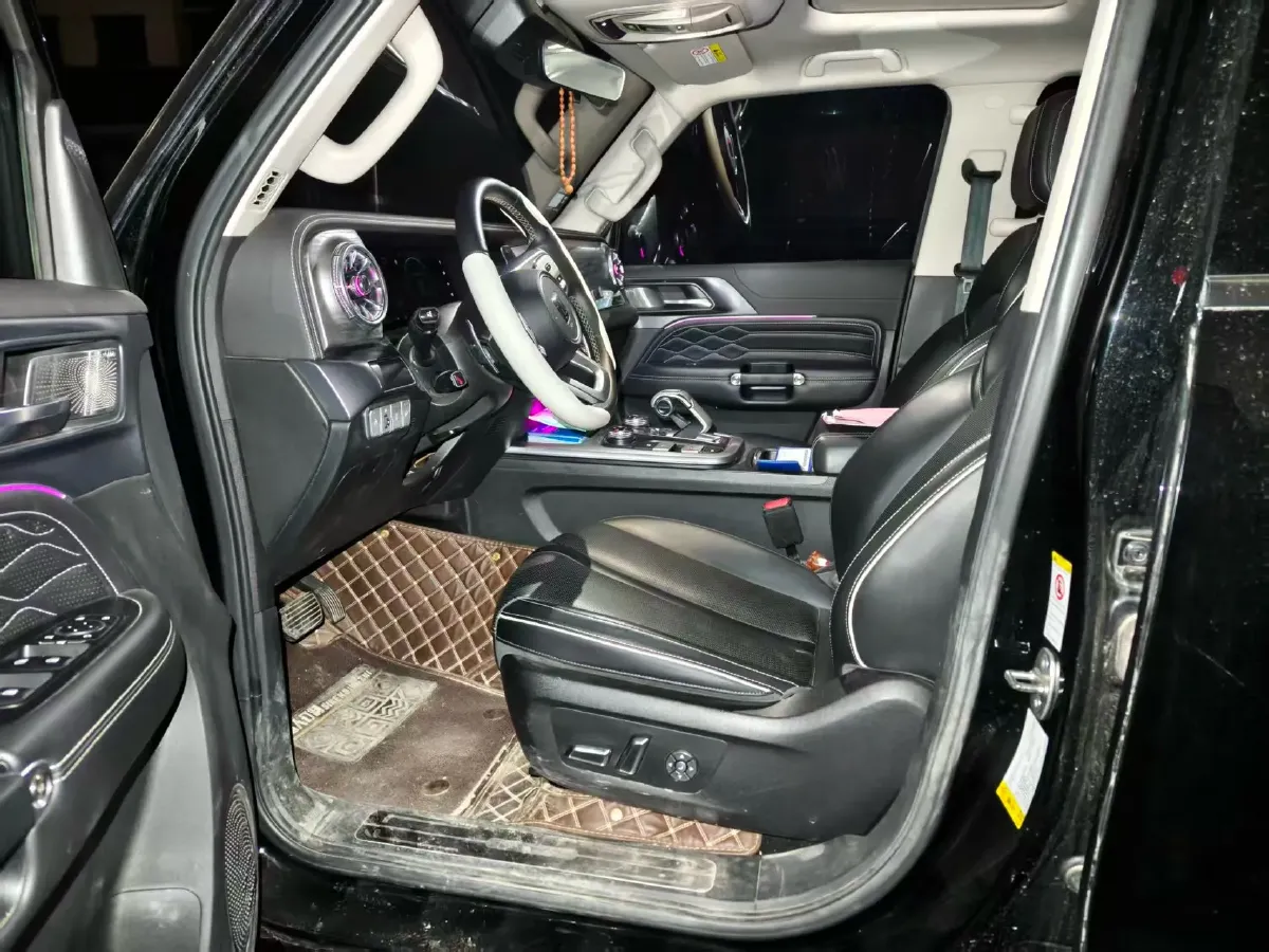 2021 Tank 300 2.0T 227HP L4 8AT,autocango,china used car exporter,china ev exporter,chinese used car exporter,chinese used ev exporter