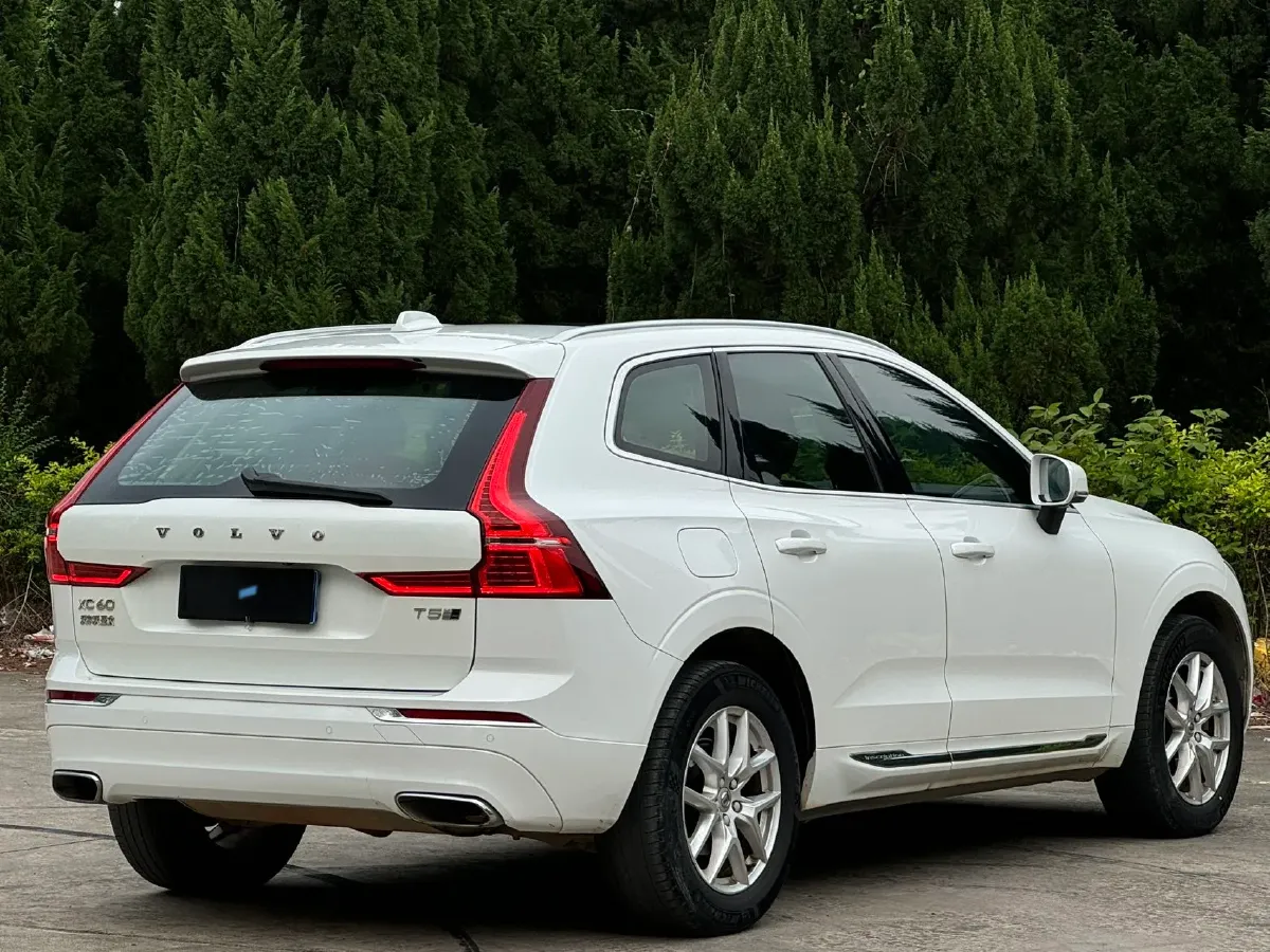 2020 Volvo XC60 2.0T 254HP L4 8AT,autocango,china used car exporter,china ev exporter,chinese used car exporter,chinese used ev exporter