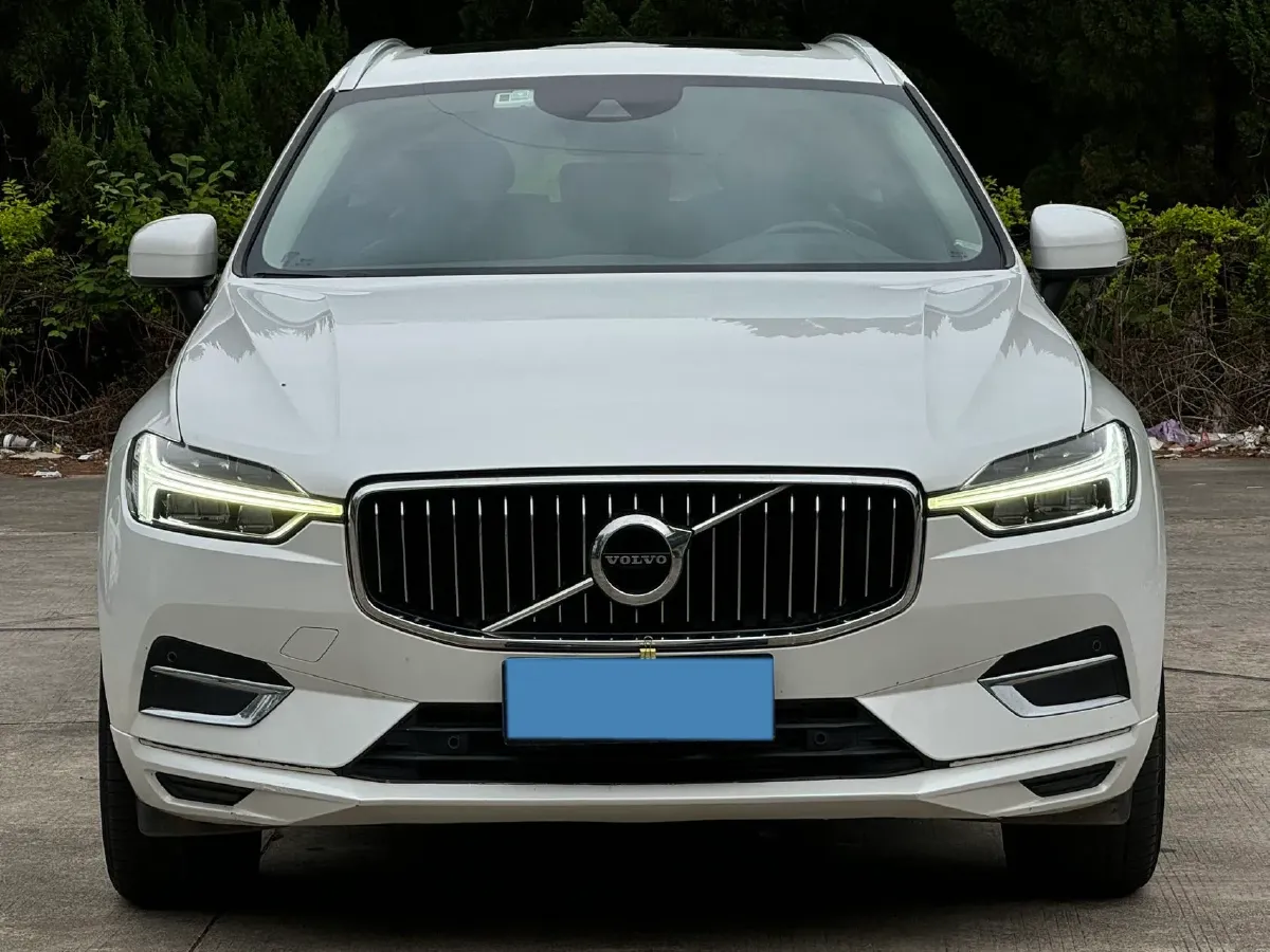 2020 Volvo XC60 2.0T 254HP L4 8AT,autocango,china used car exporter,china ev exporter,chinese used car exporter,chinese used ev exporter