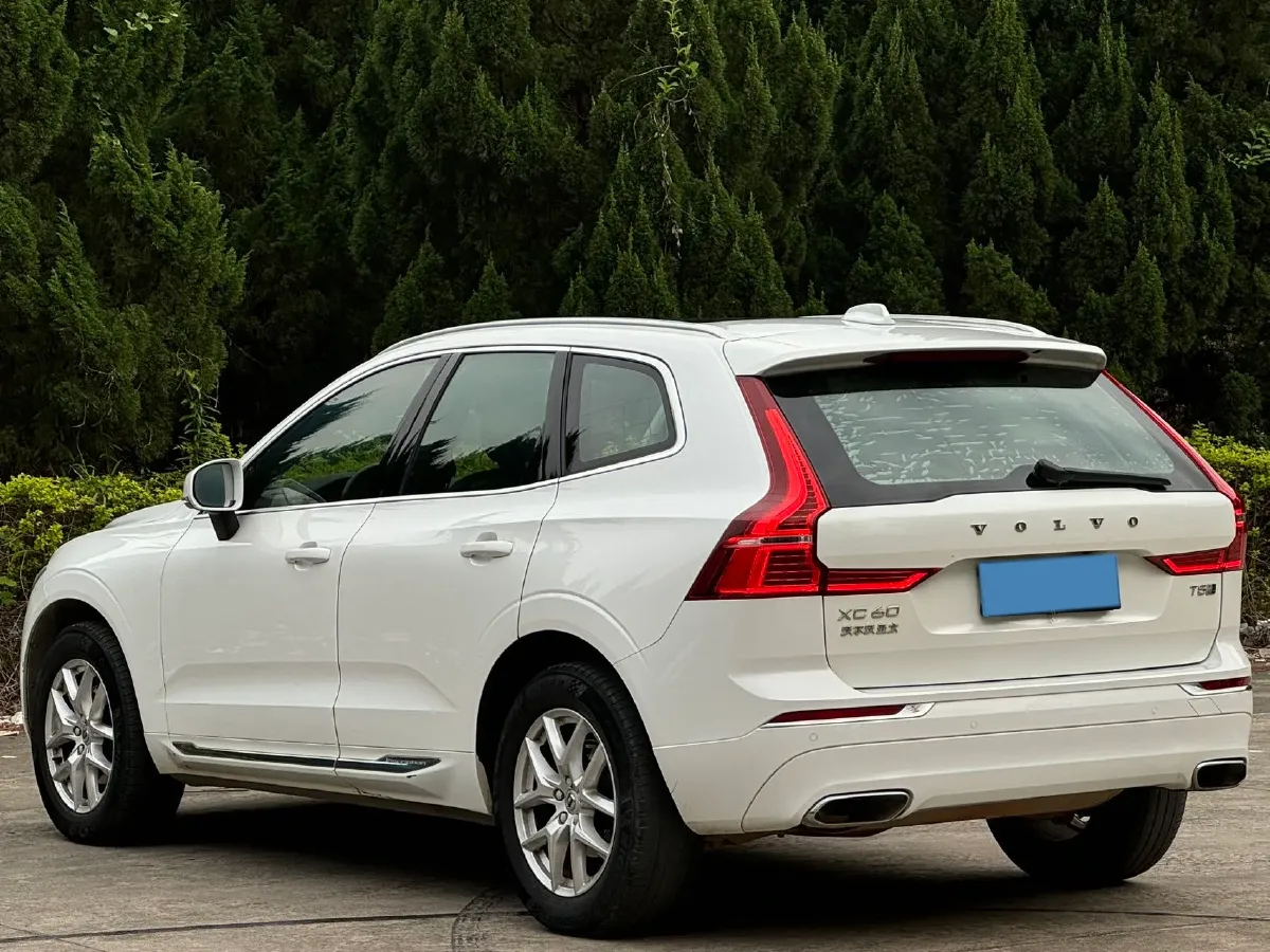 2020 Volvo XC60 2.0T 254HP L4 8AT,autocango,china used car exporter,china ev exporter,chinese used car exporter,chinese used ev exporter