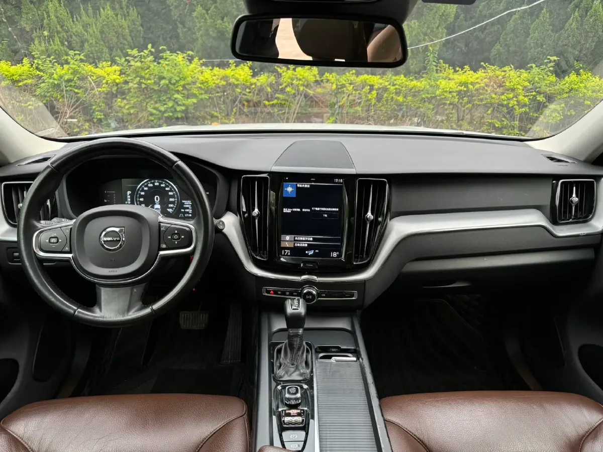 2020 Volvo XC60 2.0T 254HP L4 8AT,autocango,china used car exporter,china ev exporter,chinese used car exporter,chinese used ev exporter