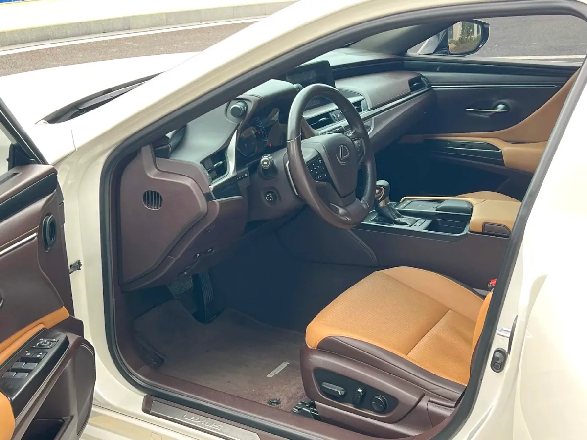 2018 Lexus ES 2.0L 167HP L4 6AT,autocango,china used car exporter,china ev exporter,chinese used car exporter,chinese used ev exporter