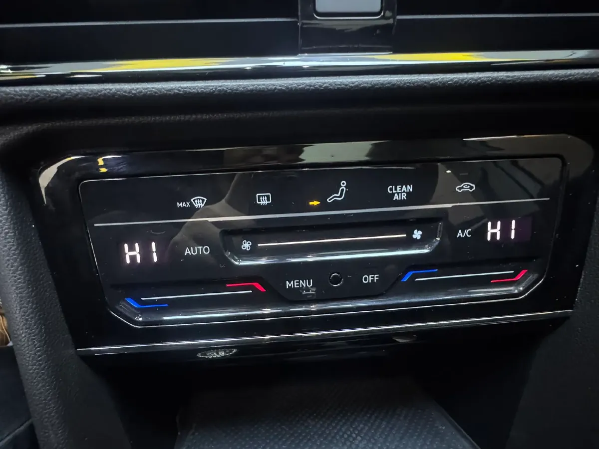 2022 Ford Transit 2.0T 202HP L4 6AT,autocango,china used car exporter,china ev exporter,chinese used car exporter,chinese used ev exporter