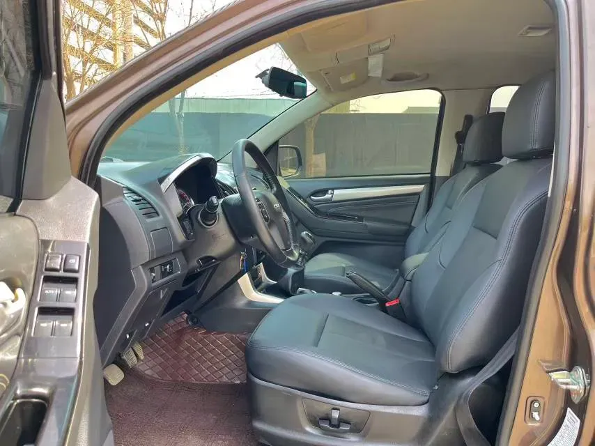 2019 Isuzu LingTuo 2.5T 129HP L4 6MT,autocango,china used car exporter,china ev exporter,chinese used car exporter,chinese used ev exporter