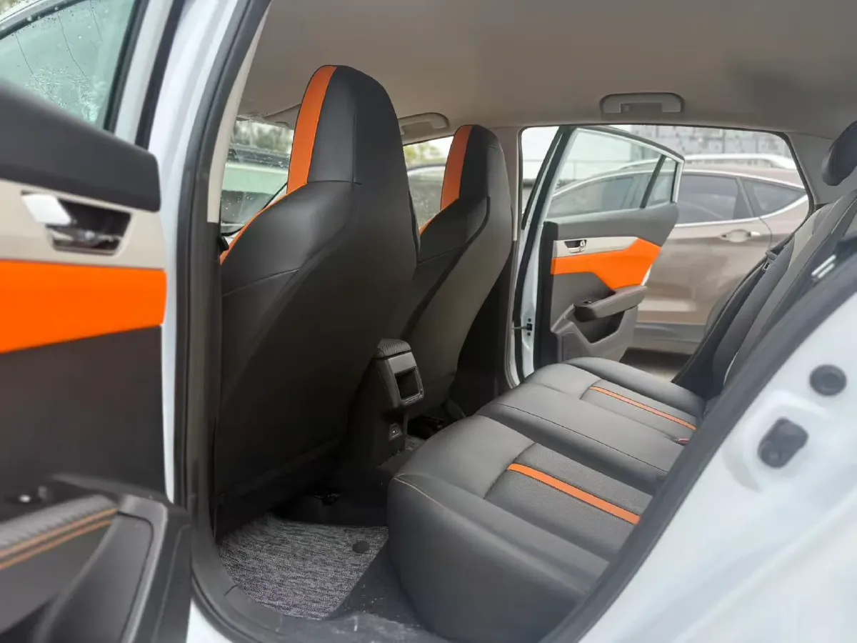 2023 DongFeng Aeolus YiXuan 1.5L 125HP L4 6DCT,autocango,china used car exporter,china ev exporter,chinese used car exporter,chinese used ev exporter