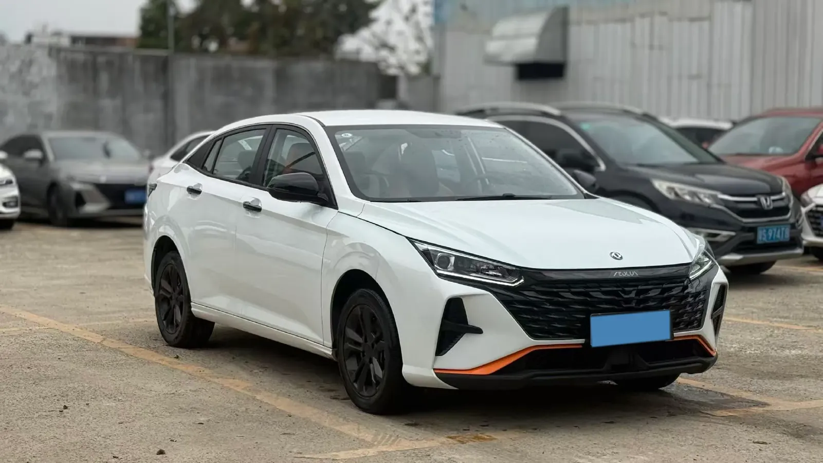 2023 DongFeng Aeolus YiXuan 1.5L 125HP L4 6DCT,autocango,china used car exporter,china ev exporter,chinese used car exporter,chinese used ev exporter