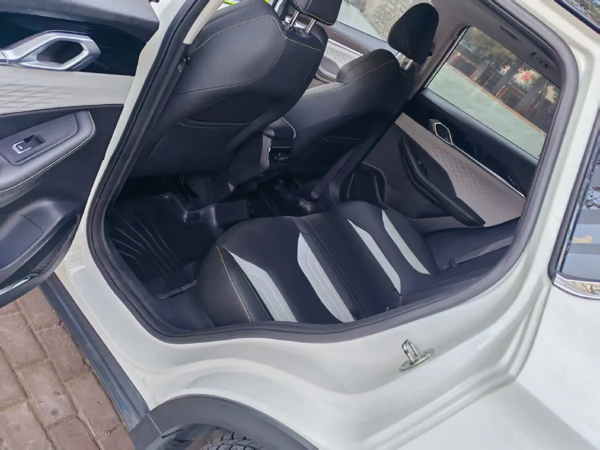 2023 Geely Coolray 1.5T 181HP L4 7DCT,autocango,china used car exporter,china ev exporter,chinese used car exporter,chinese used ev exporter