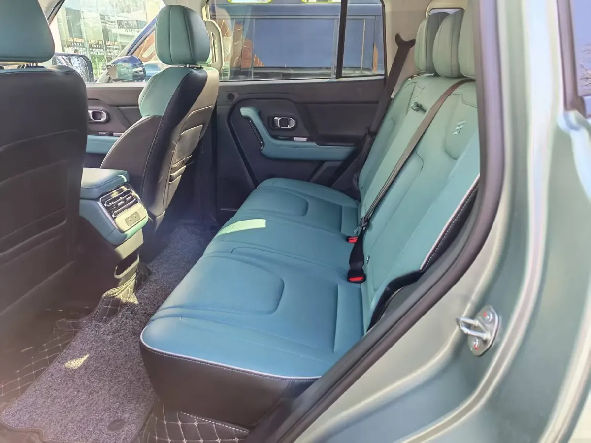 2025 Jetour Traveller 2.0T 254HP L4 7DCT,autocango,china used car exporter,china ev exporter,chinese used car exporter,chinese used ev exporter