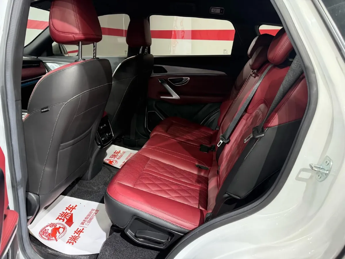 2023 ChangAn Oshan X7 Plus 1.5T 188HP L4 7DCT,autocango,china used car exporter,china ev exporter,chinese used car exporter,chinese used ev exporter