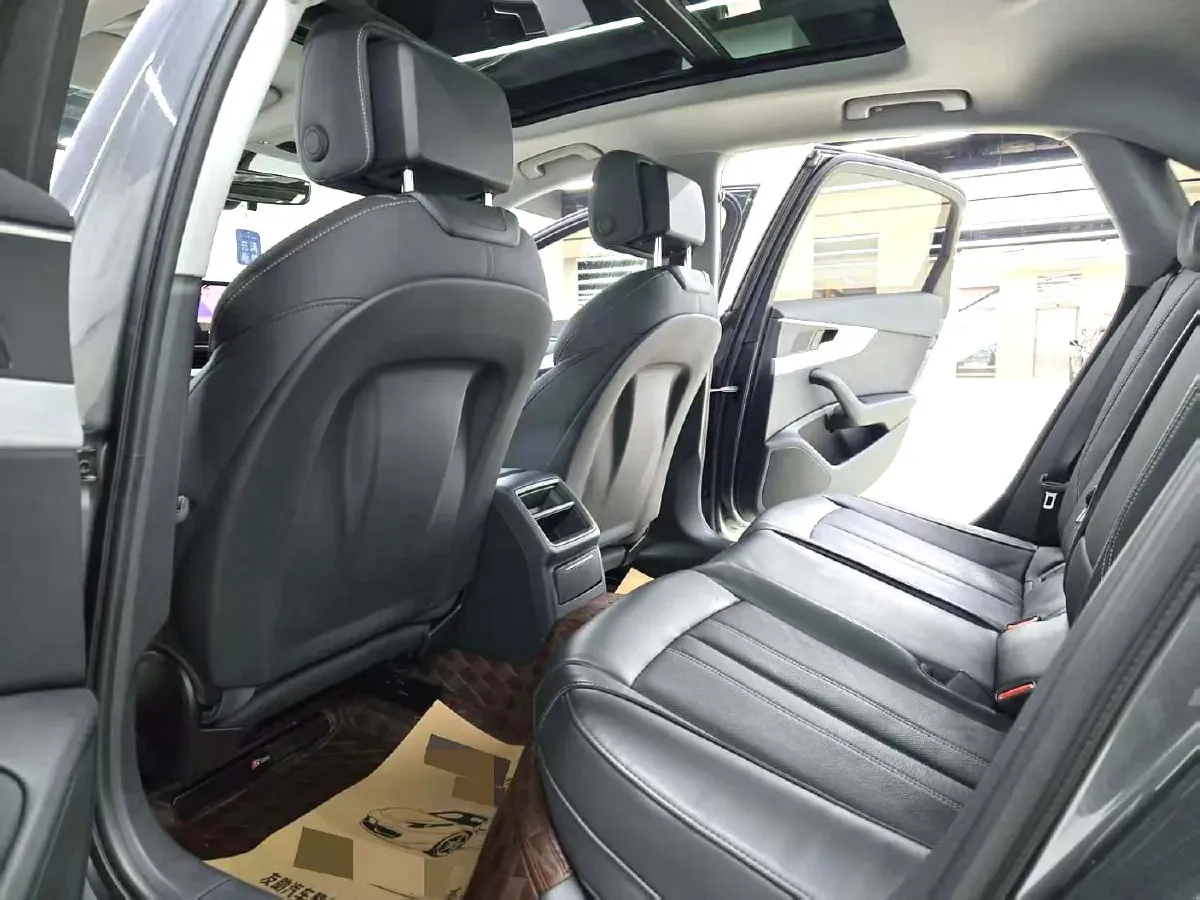 2022 Audi A4L 2.0T 150HP L4 7DCT,autocango,china used car exporter,china ev exporter,chinese used car exporter,chinese used ev exporter