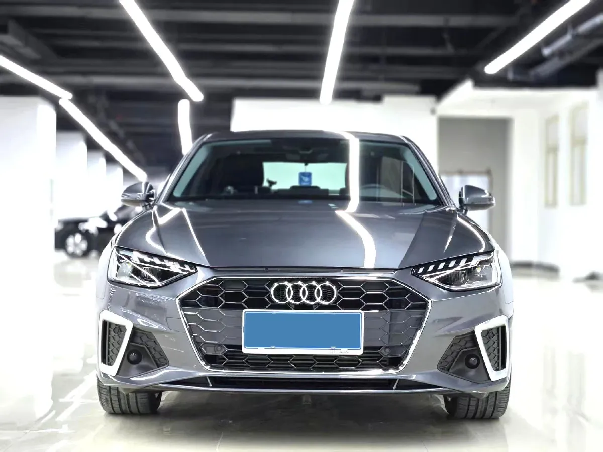 2022 Audi A4L 2.0T 150HP L4 7DCT,autocango,china used car exporter,china ev exporter,chinese used car exporter,chinese used ev exporter