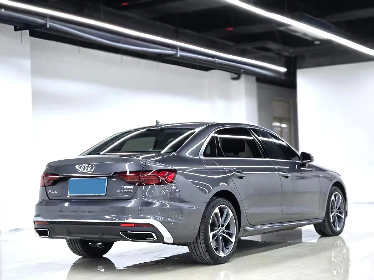2022 Audi A4L 2.0T 150HP L4 7DCT,autocango,china used car exporter,china ev exporter,chinese used car exporter,chinese used ev exporter