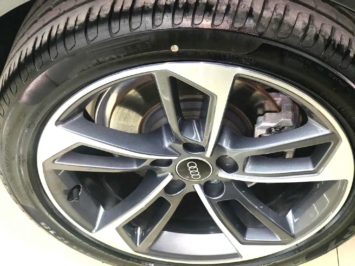 2022 Audi A4L 2.0T 150HP L4 7DCT,autocango,china used car exporter,china ev exporter,chinese used car exporter,chinese used ev exporter