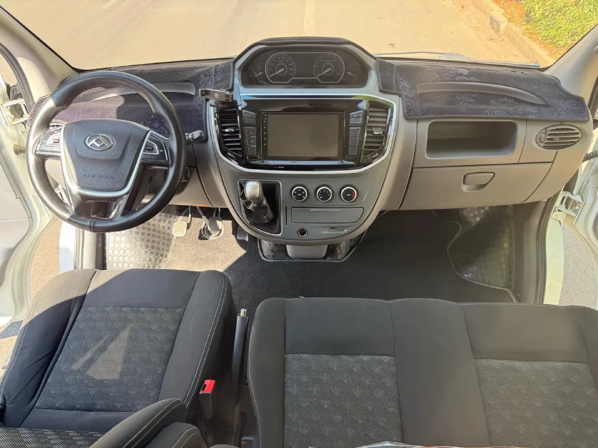 2019 MAXUS XinTu V80 2.0T 139HP L4 6MT,autocango,china used car exporter,china ev exporter,chinese used car exporter,chinese used ev exporter