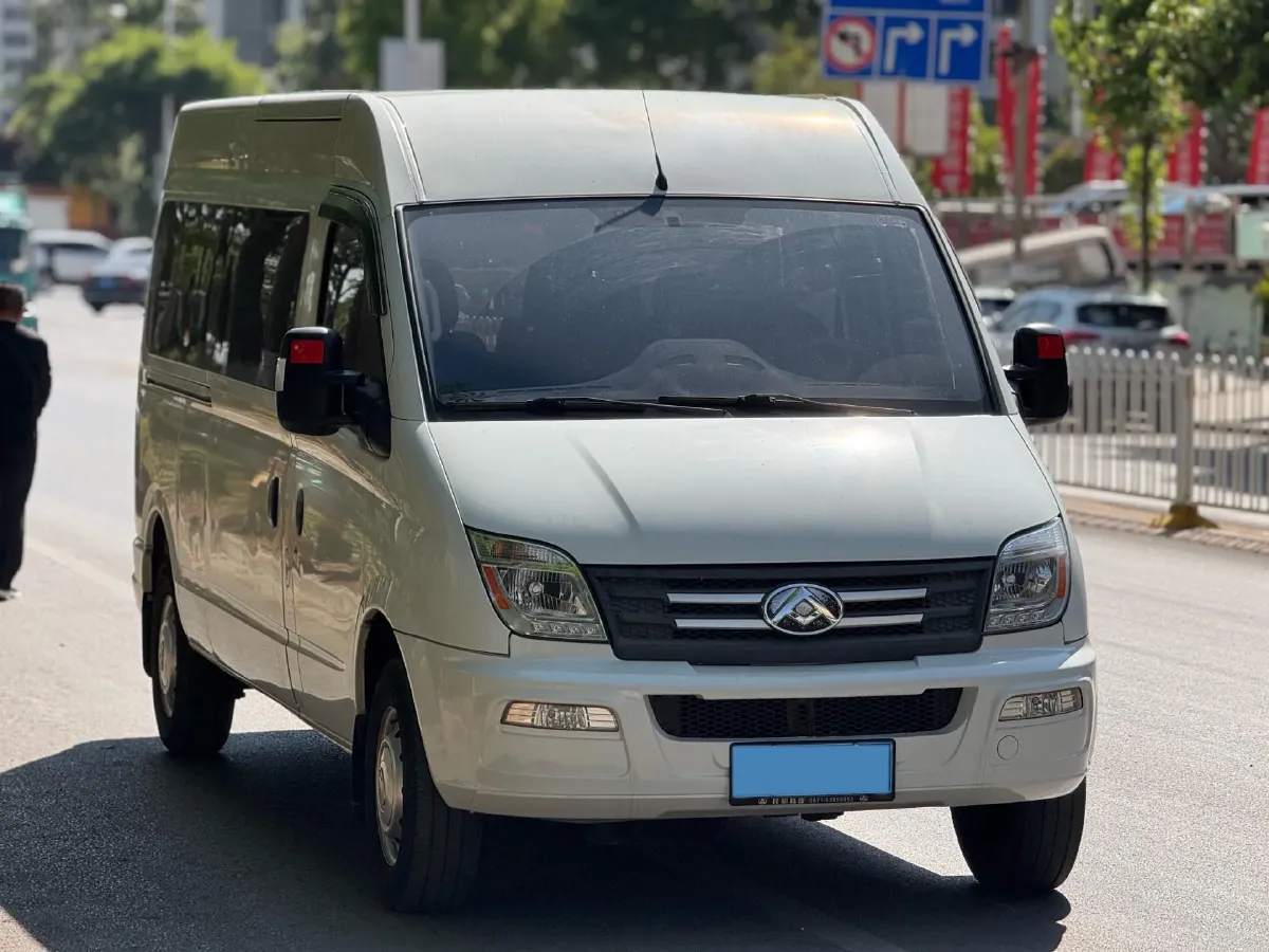 2019 MAXUS XinTu V80 2.0T 139HP L4 6MT,autocango,china used car exporter,china ev exporter,chinese used car exporter,chinese used ev exporter